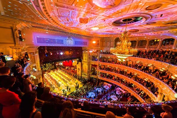 Die Semperoper zum Semperopernball