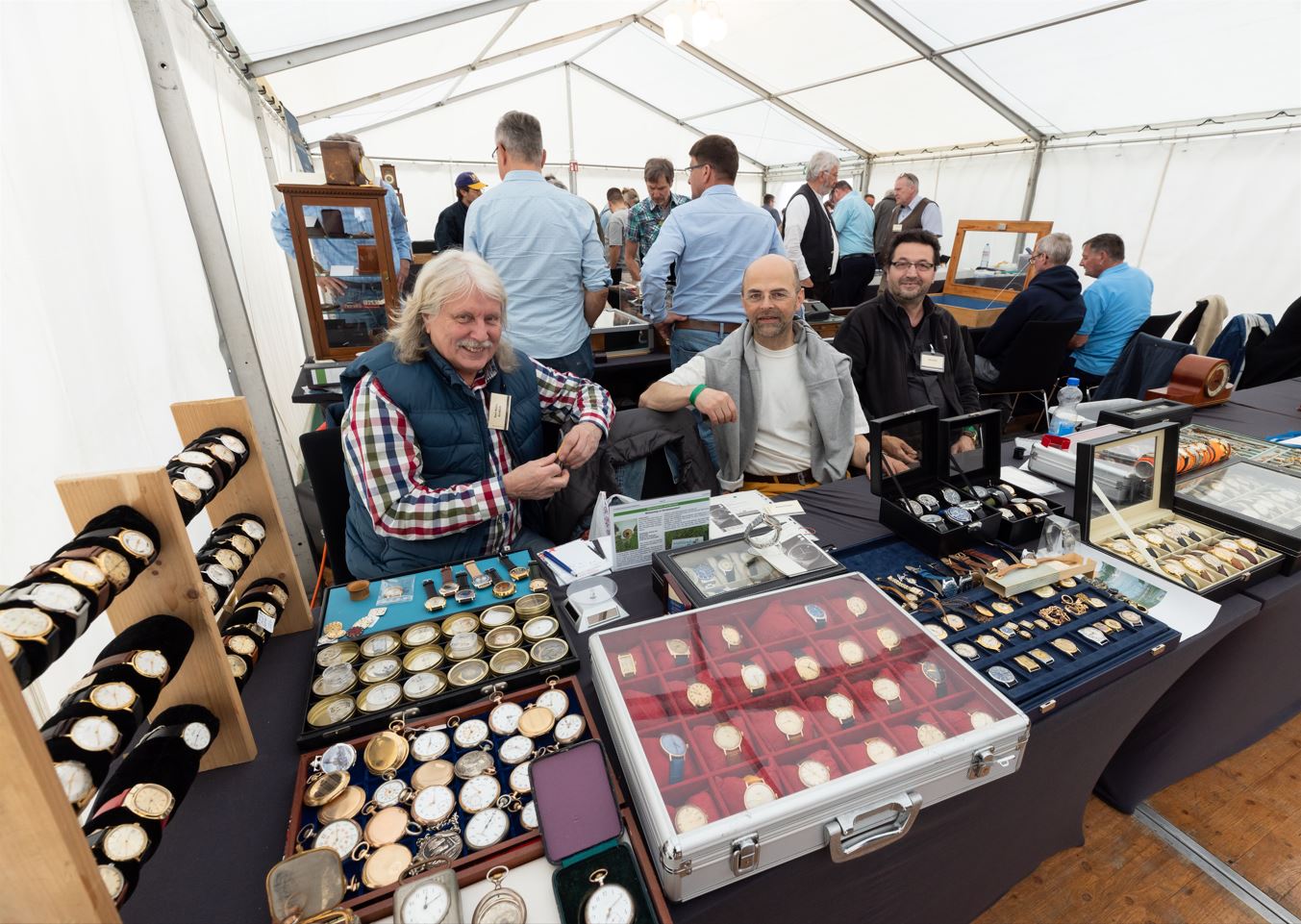 Händler Antik-Uhrenbörse