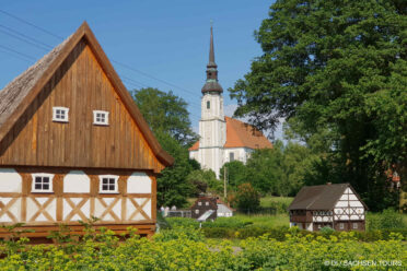 Miniatur Umgebindehäuser und Dorfkirche