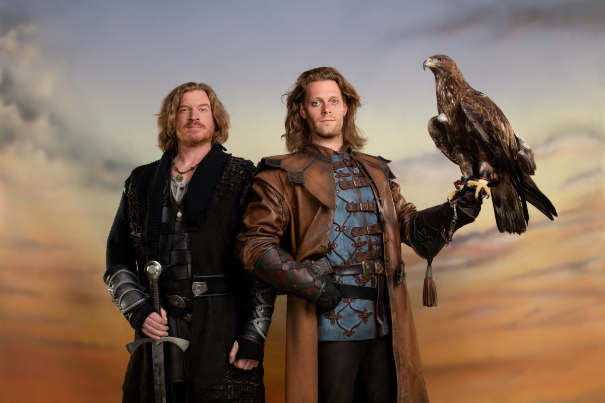 Schauspieler mit einem Adler